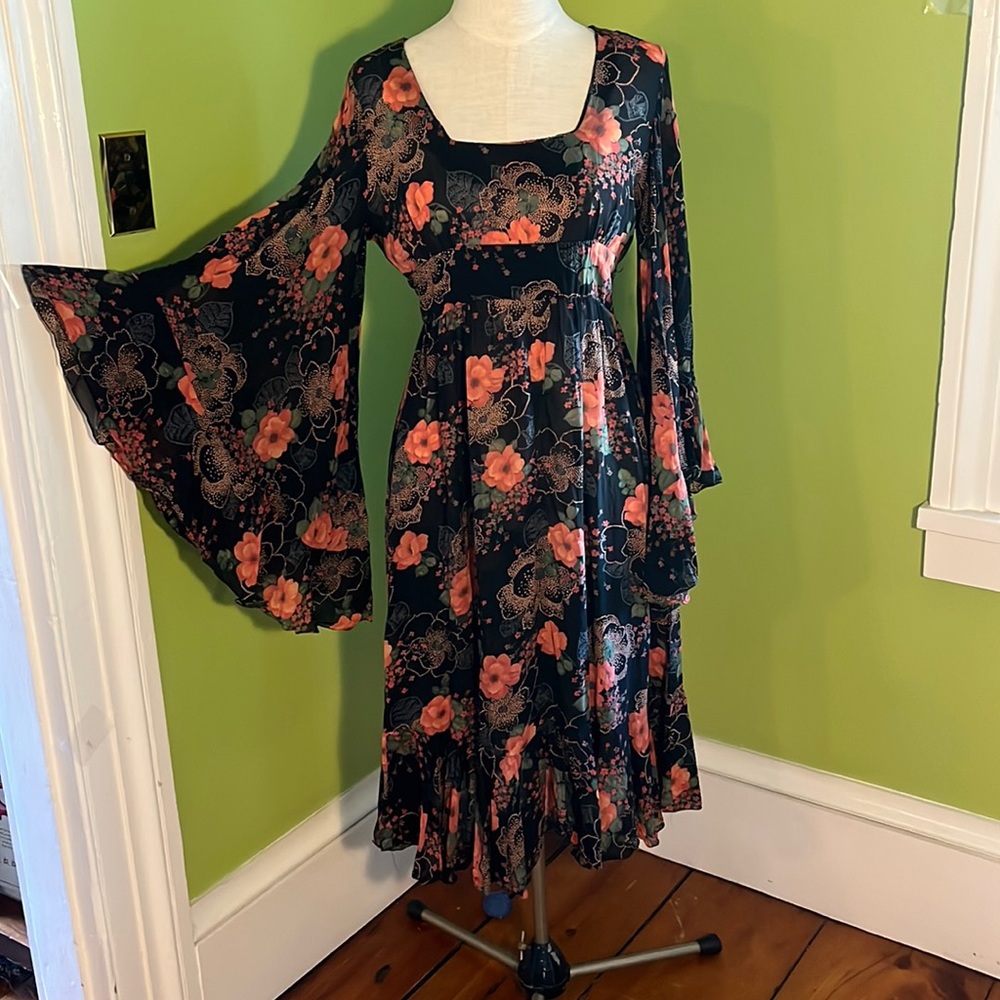 vintage 70s Joseph Magnin ruffled angel sleeves dress